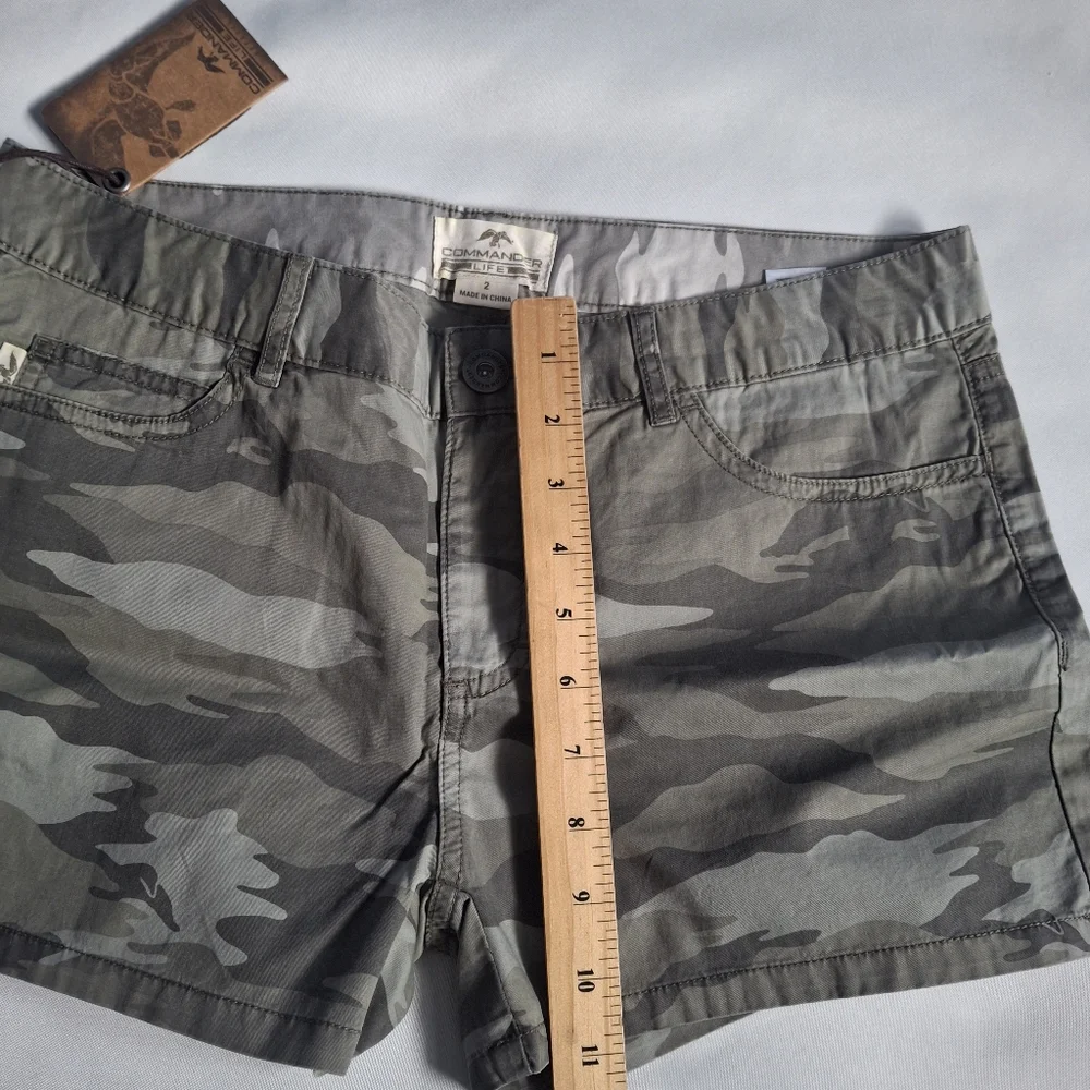 Commander Riggs  twill short‎ women's Green Camo size 2